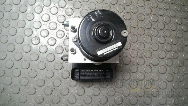 Foto: HAUPTBREMSAGGREGAT ABS eines Ford Focus C-MAX 1.6 Ti-VCT