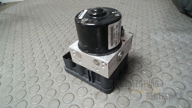 Foto: HAUPTBREMSAGGREGAT ABS eines Ford Focus C-MAX 1.6 Ti-VCT