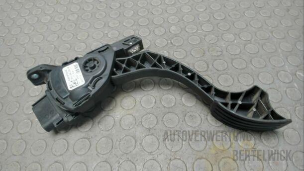 Foto: GASPEDAL ( AUTOMATIK ) eines Ford Mondeo Turnier 2.0 TDCi Aut.