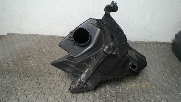 Foto: LUFTFILTERKASTEN eines Ford Focus C-MAX 1.6 Ti-VCT