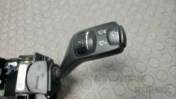 Foto: LENKSTOCKSCHALTER / KOMBISCHALTER eines Ford Mondeo Turnier 2.0 TDCi Aut.