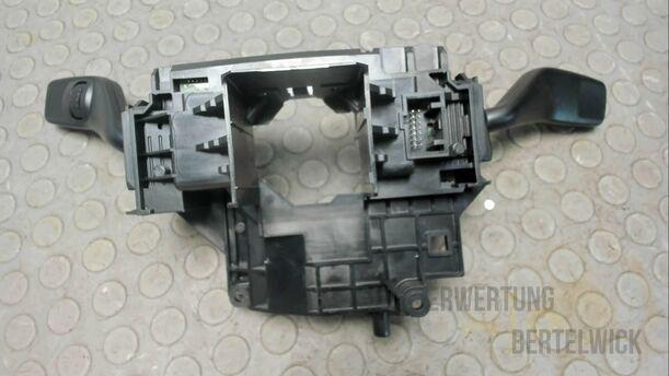 Foto: LENKSTOCKSCHALTER / KOMBISCHALTER eines Ford Mondeo Turnier 2.0 TDCi Aut.