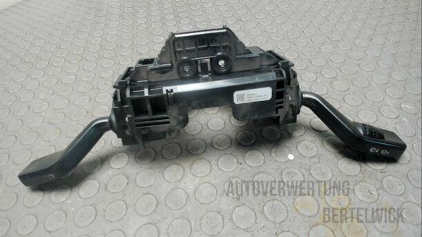Foto: LENKSTOCKSCHALTER / KOMBISCHALTER eines Ford Mondeo Turnier 2.0 TDCi Aut.