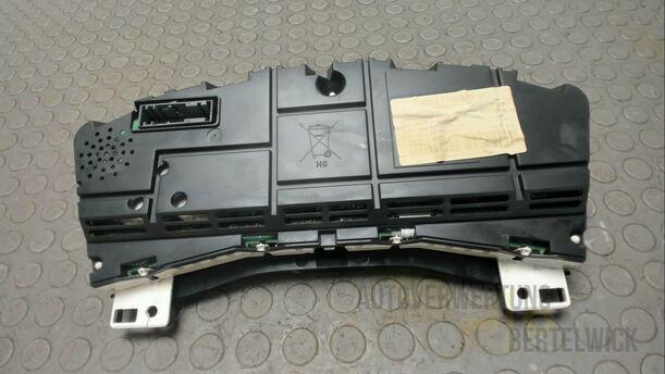Foto: KOMBIINSTRUMENT / TACHOEINHEIT eines Ford Mondeo Turnier 2.0 TDCi Aut.