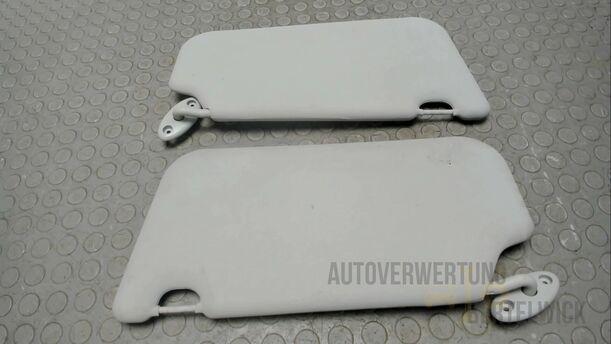 Foto: SONNENBLENDENPAAR eines Ford Mondeo Turnier 2.0 TDCi Aut.