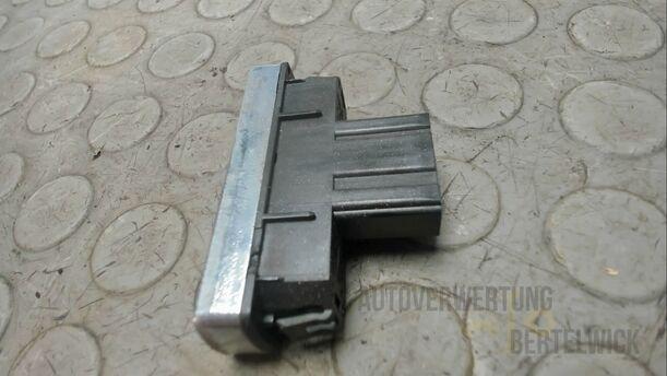 Foto: SCHALTER HECKSCHEIBENHEIZUNG eines Ford Mondeo Turnier 2.0 TDCi Aut.