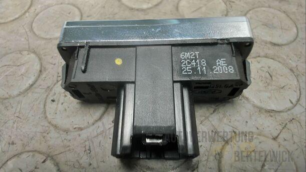 Foto: SCHALTER ESP / WÄHLSCHALTER eines Ford Mondeo Turnier 2.0 TDCi Aut.