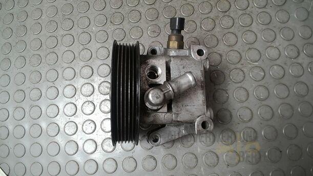 Foto: PUMPE SERVOLENKUNG/ SERVOPUMPE eines Ford Focus C-MAX 1.6 Ti-VCT