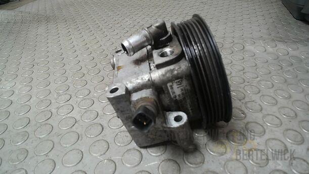 Foto: PUMPE SERVOLENKUNG/ SERVOPUMPE eines Ford Focus C-MAX 1.6 Ti-VCT