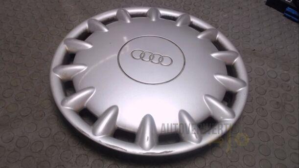 Foto: RADKAPPE / FELGENABDECKUNG 15 ZOLL eines Audi A4 Avant 1.8
