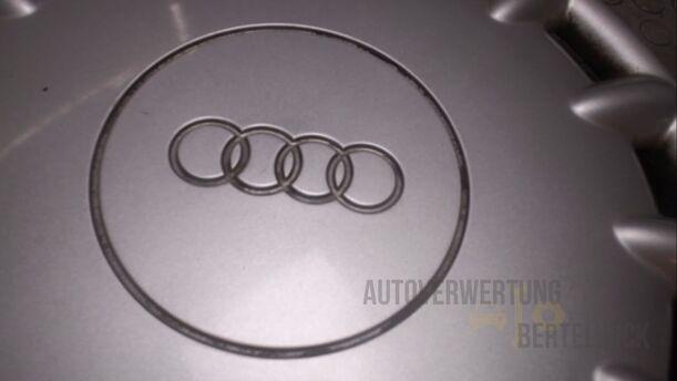 Foto: RADKAPPE / FELGENABDECKUNG 15 ZOLL eines Audi A4 Avant 1.8