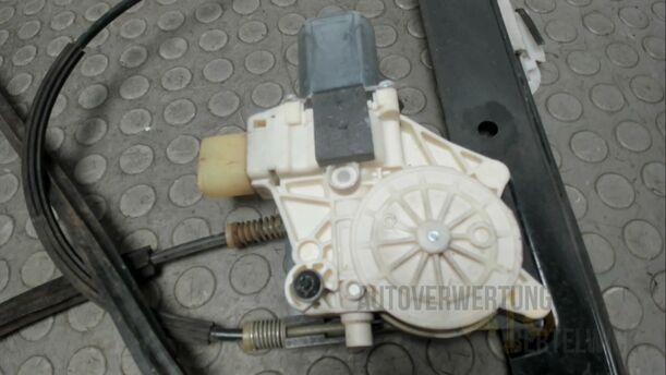 Foto: FENSTERHEBER VORNE RECHTS eines Ford Mondeo Turnier 2.0 TDCi Aut.