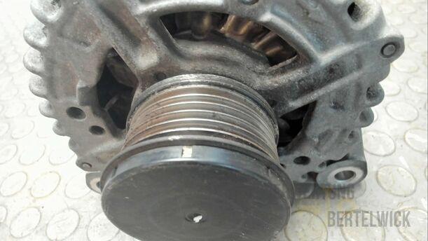 Foto: LICHTMASCHINE / GENERATOR ( 150 A ) eines Ford Mondeo Turnier 2.0 TDCi Aut. GL