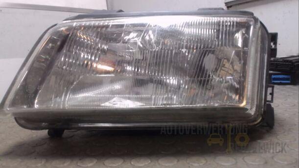 Foto: SCHEINWERFER LINKS eines Audi A4 Avant 1.8 GL