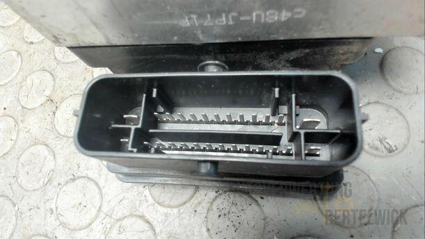 Foto: HAUPTBREMSAGGREGAT ABS / ESP eines Ford Mondeo Turnier 2.0 TDCi Aut. GL