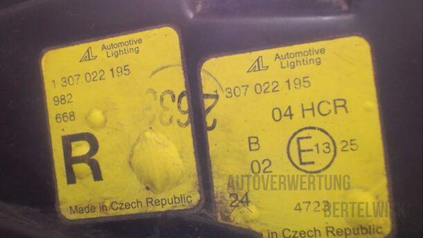 Foto: SCHEINWERFER RECHTS eines Audi A4 Avant 1.8 GL