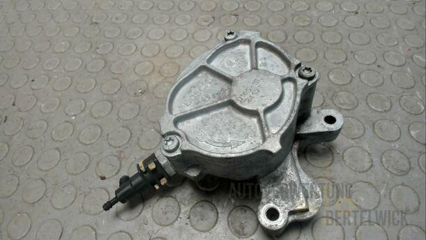 Foto: VAKUUMPUMPE eines Ford Mondeo Turnier 2.0 TDCi Aut. GL
