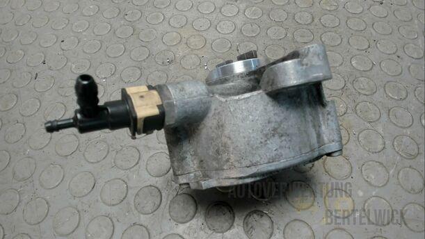 Foto: VAKUUMPUMPE eines Ford Mondeo Turnier 2.0 TDCi Aut. GL