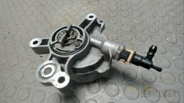 Foto: VAKUUMPUMPE eines Ford Mondeo Turnier 2.0 TDCi Aut. GL