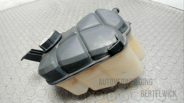 Foto: AUSGLEICHSBEHÄLTER eines Ford Mondeo Turnier 2.0 TDCi Aut. GL