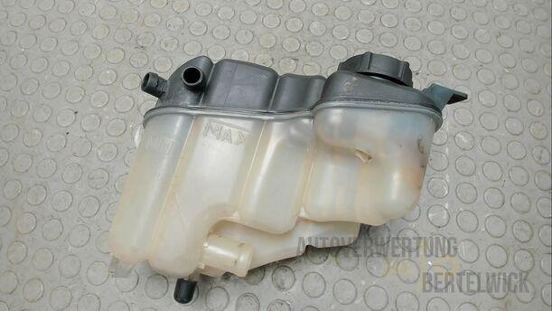 Foto: AUSGLEICHSBEHÄLTER eines Ford Mondeo Turnier 2.0 TDCi Aut. GL