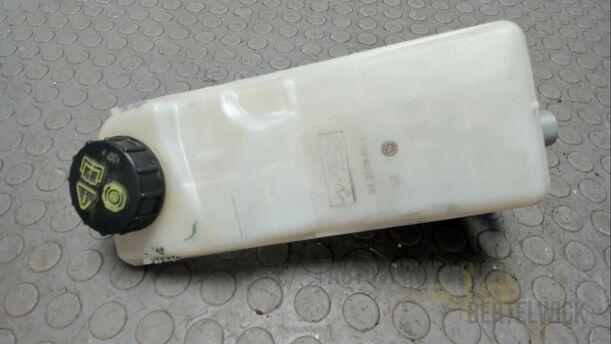Foto: HAUPTBREMSZYLINDER eines Ford Mondeo Turnier 2.0 TDCi Aut. GL