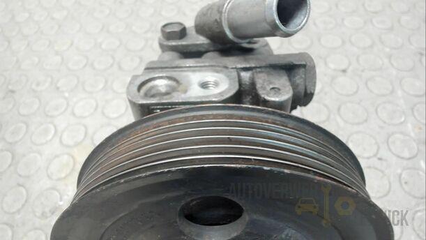 Foto: PUMPE SERVOLENKUNG eines Ford Mondeo Turnier 2.0 TDCi Aut. GL