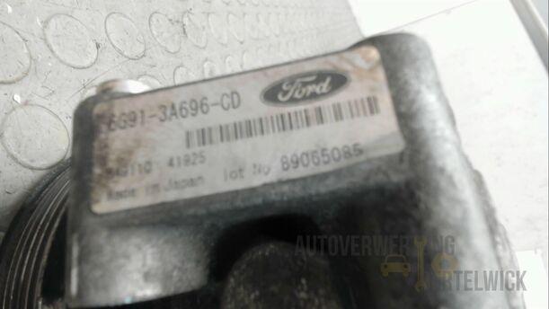 Foto: PUMPE SERVOLENKUNG eines Ford Mondeo Turnier 2.0 TDCi Aut. GL