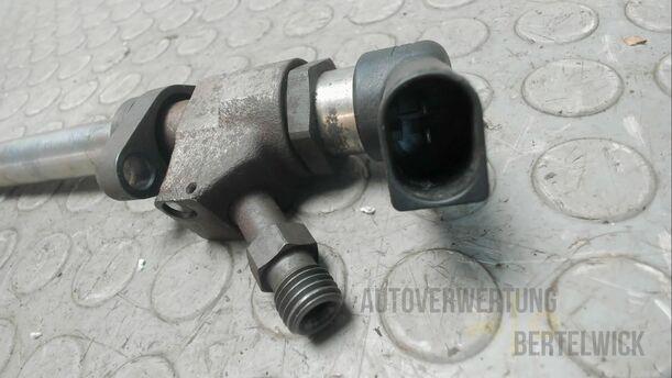 Foto: DIESELEINSPRITZVENTIL / EINSPRITZDÜSE eines Ford Mondeo Turnier 2.0 TDCi Aut. GL