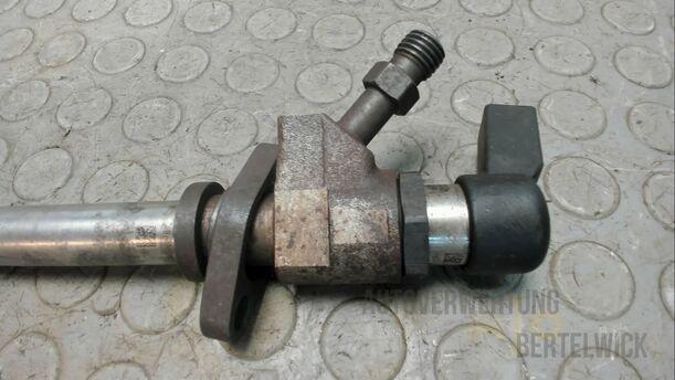 Foto: DIESELEINSPRITZVENTIL / EINSPRITZDÜSE eines Ford Mondeo Turnier 2.0 TDCi Aut. GL