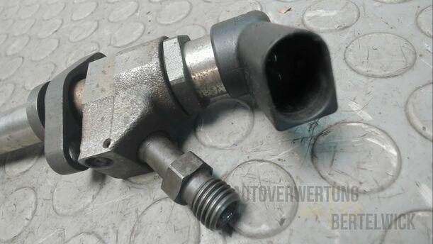 Foto: DIESELEINSPRITZVENTIL / EINSPRITZDÜSE eines Ford Mondeo Turnier 2.0 TDCi Aut. GL