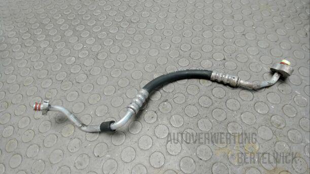 Foto: KLIMALEITUNG / SCHLAUCHROHRLEITUNG eines Ford Mondeo Turnier 2.0 TDCi Aut. GL