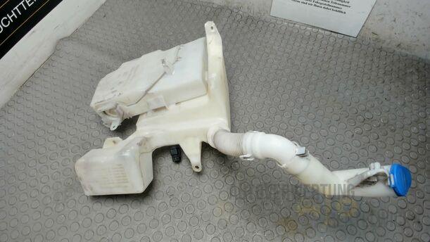 Foto: SCHEIBENWASCHBEHÄLTER eines Ford Mondeo Turnier 2.0 TDCi Aut. GL