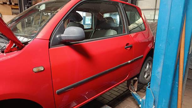 Foto: TÜR VORNE LINKS eines VW Lupo 1.0 GL
