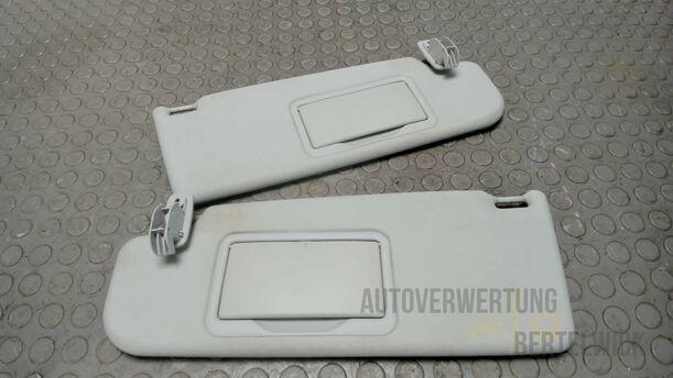 Foto: SONNENBLENDENPAAR eines VW Lupo 1.0 GL