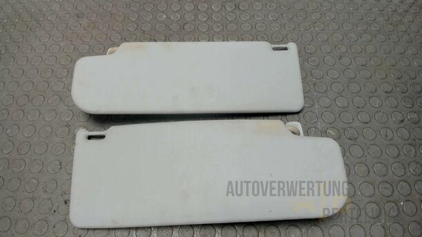 Foto: SONNENBLENDENPAAR eines VW Lupo 1.0 GL