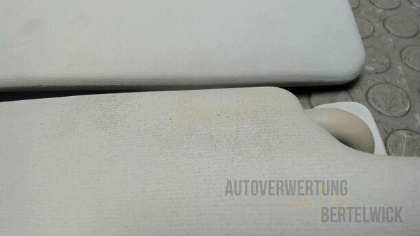 Foto: SONNENBLENDENPAAR eines VW Lupo 1.0 GL