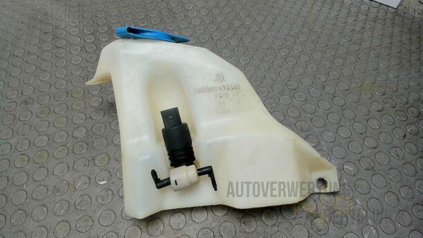 Foto: SCHEIBENWASCHBEHÄLTER eines VW Lupo 1.0 GL