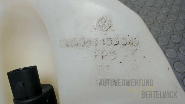 Foto: SCHEIBENWASCHBEHÄLTER eines VW Lupo 1.0 GL