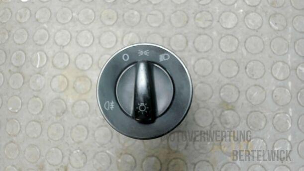 Foto: LICHTSCHALTER eines VW Lupo 1.0 GL
