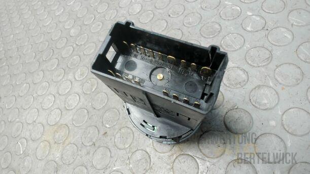 Foto: LICHTSCHALTER eines VW Lupo 1.0 GL