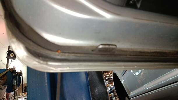Foto: TÜR HINTEN LINKS ( LIMOUSINE ) eines VW Golf 1.4 GL