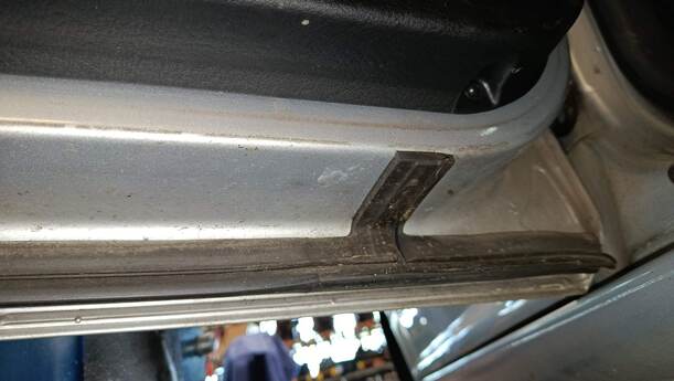 Foto: TÜR HINTEN LINKS ( LIMOUSINE ) eines VW Golf 1.4 GL