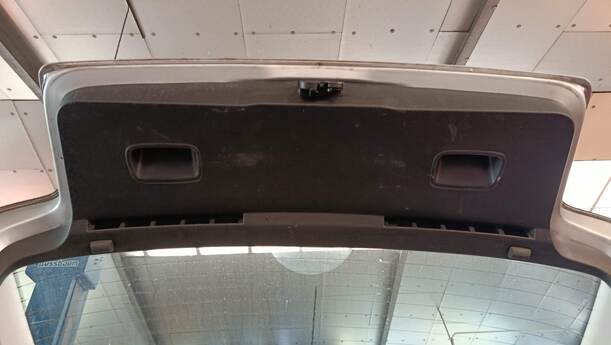 Foto: HECKKLAPPE/ HECKDECKEL ( LIMOUSINE ) eines VW Golf 1.4 GL