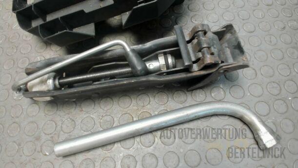 Foto: WAGENHEBER eines VW Lupo 1.0 GL