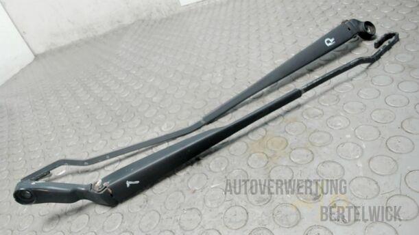 Foto: SCHEIBENWISCHERARME VORNE eines VW Lupo 1.0 GL