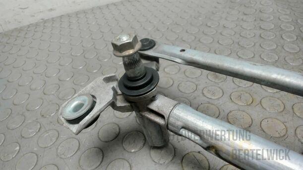Foto: SCHEIBENWISCHERMOTOR VORNE eines VW Lupo 1.0 GL