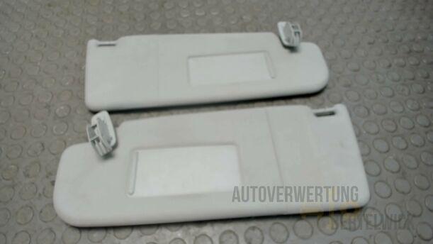 Foto: SONNENBLENDENPAAR eines VW Lupo 1.0 GL