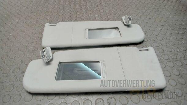 Foto: SONNENBLENDENPAAR eines VW Lupo 1.0 GL