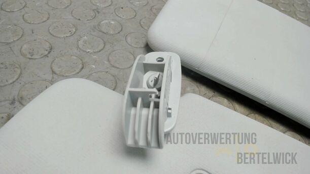 Foto: SONNENBLENDENPAAR eines VW Lupo 1.0 GL